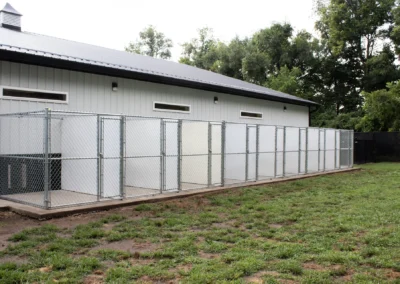 Outdoor run section of boarding area